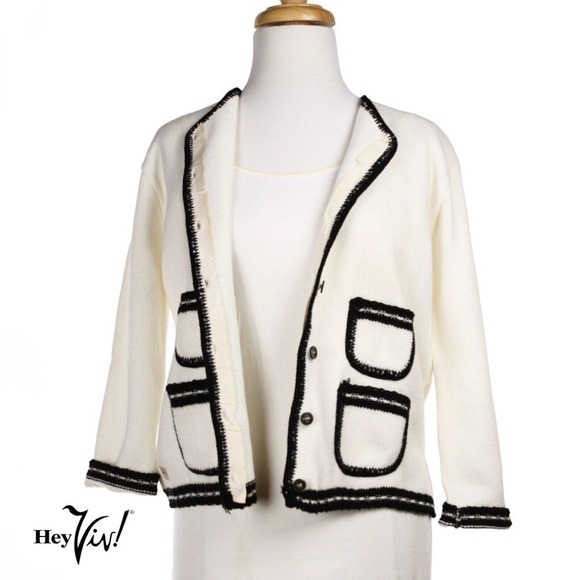 Vintage Sweater Cardigan White w Black Edging Pockets 70s Deadstock 38 - Hey Viv - Picture 3 of 7